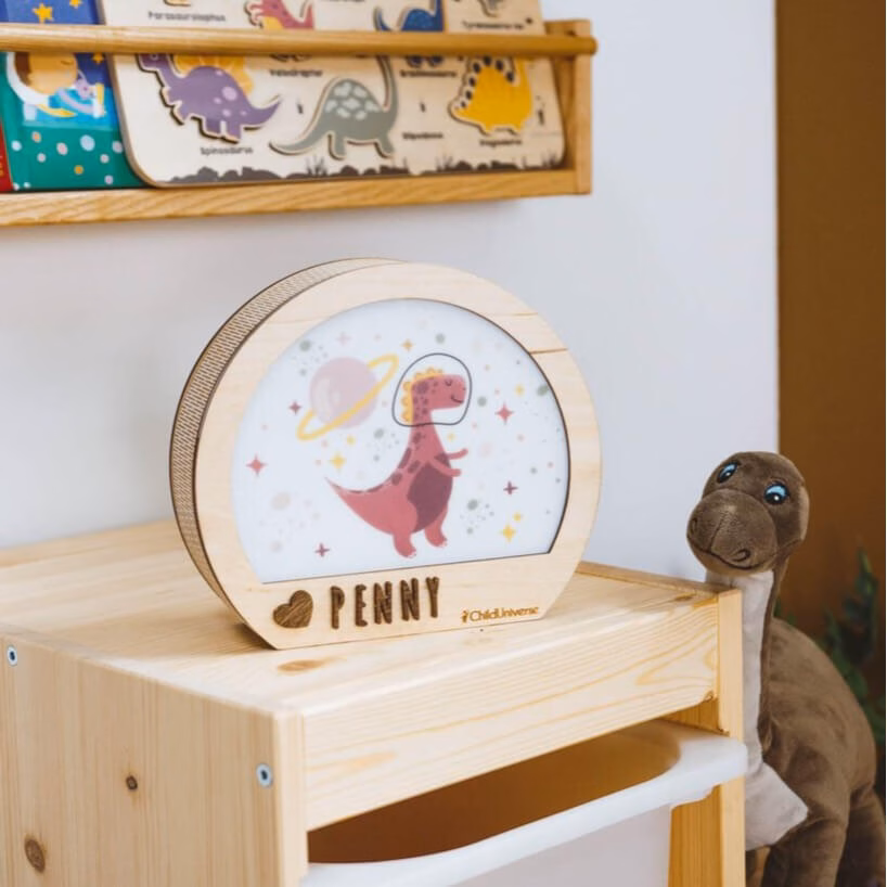 enjoythewoodestonia öölamp dino girl